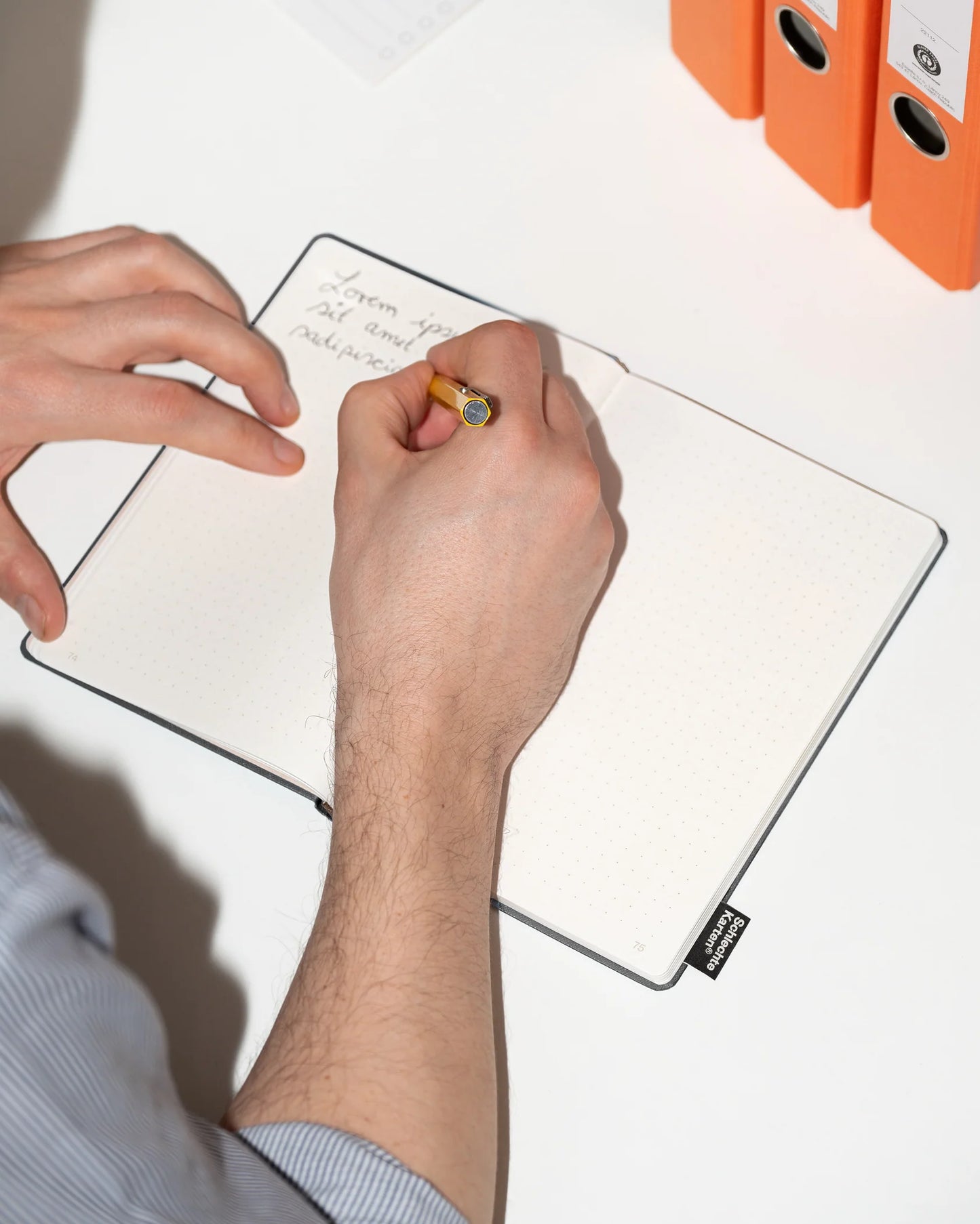 Notizbuch »Träume, die in Meetings platzen«