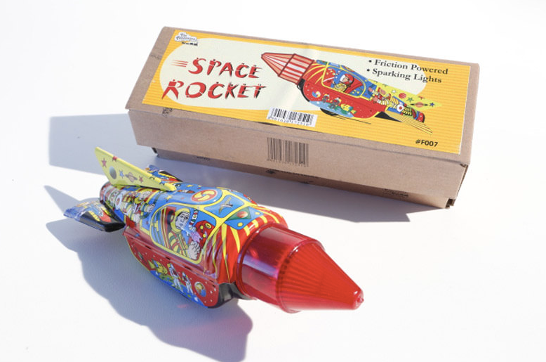 space rocket mit feuerstein